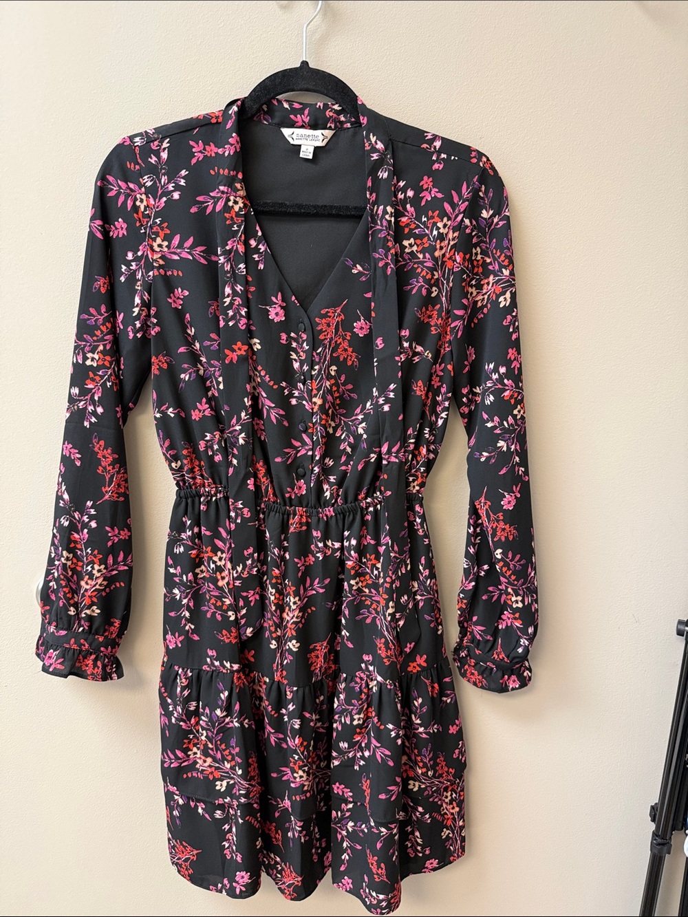 Nanette Lepore Black Floral V-Neck Tiered Long Sleeve Dress - Size 2